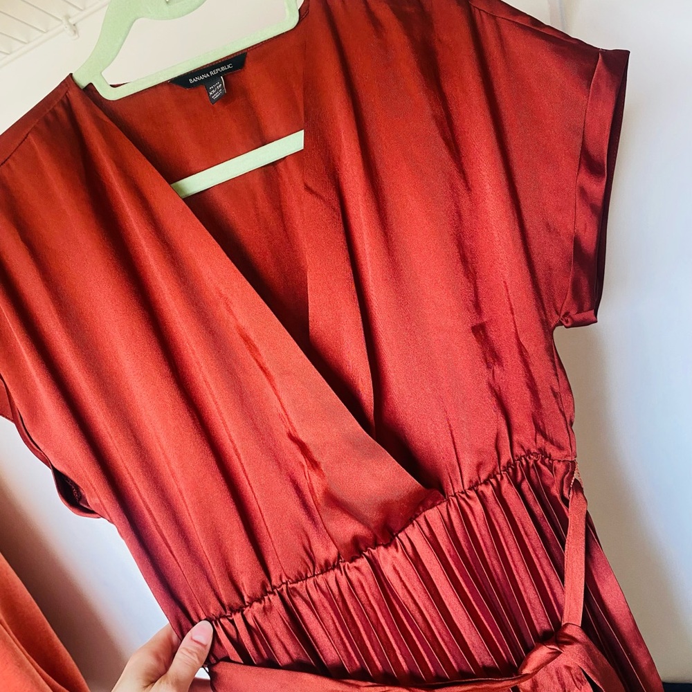 Banana Republic Silk Satin-like Wine Red Ruby Dress Size XS - Picture 4 of 14